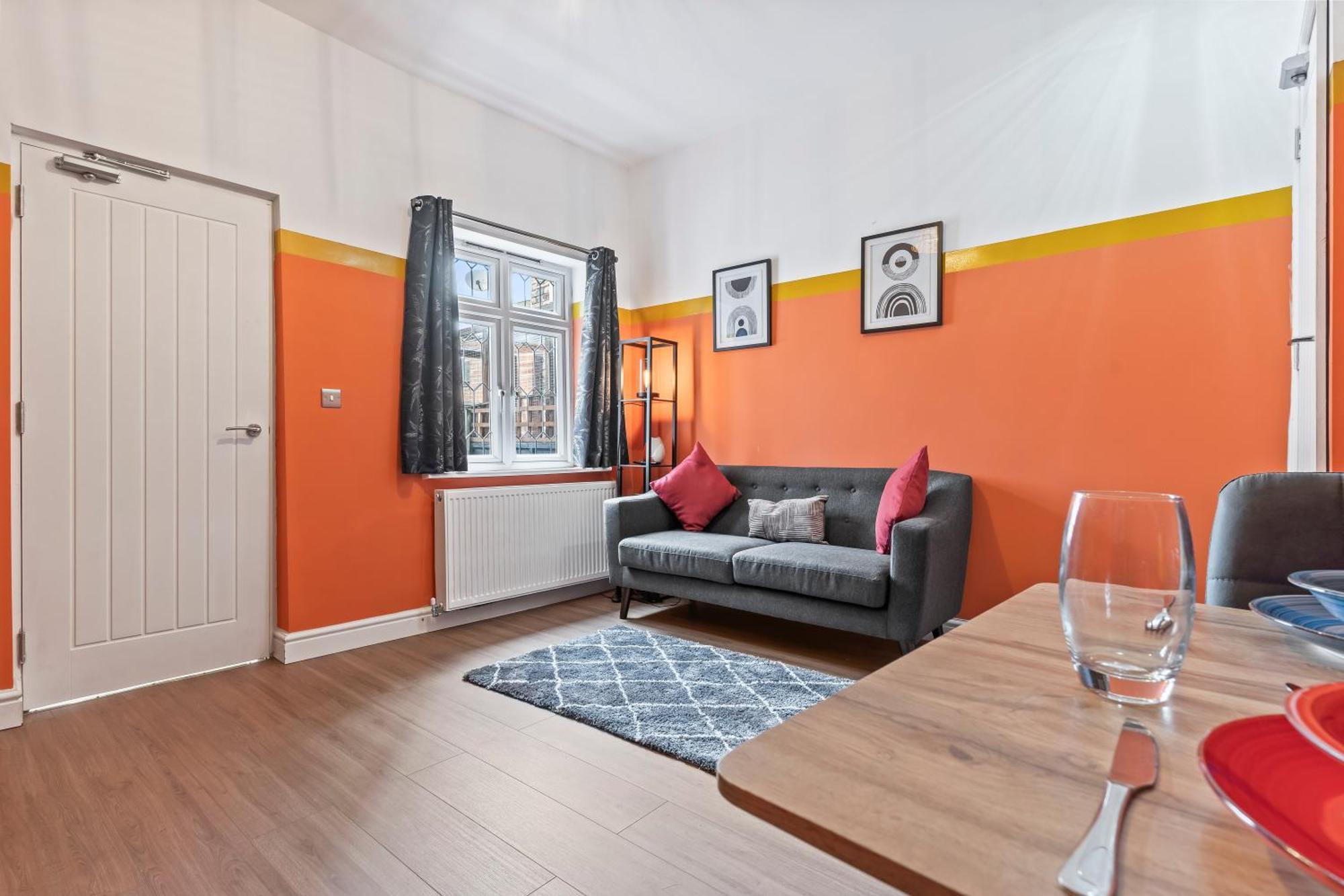 4 Bedroom, 2 Bath In Newcastle Town Centre Exterior photo